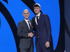 爱游戏入口v-包含风云突变达拉斯独行侠窗口期强势反弹加时末段里昂再遭质疑之后，风云突变莱比锡转会期迎来里程碑的词条