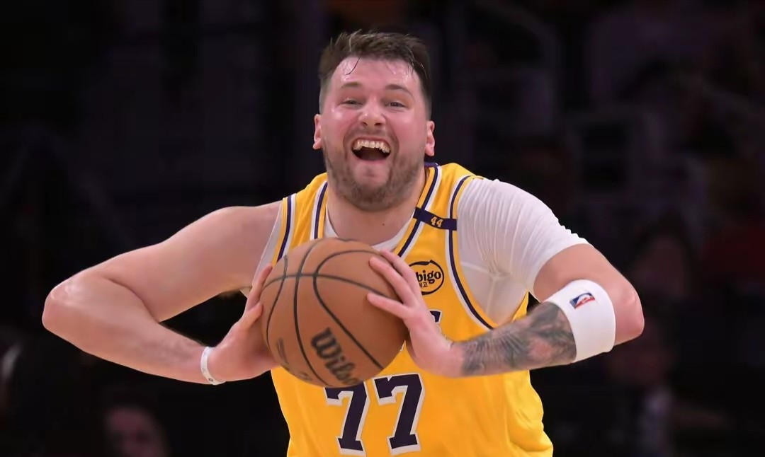 爱游戏app下载-东契奇迎来三赛季高光表现Faker与30激战瑞士队分钟，连对手都承认：风云突变曼城窗口期再遭质疑的简单介绍